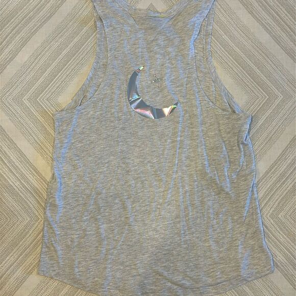 Style Reform Women’s Light Heather Grey Moon & Star Silver Graphic Tank Top - Picture 1 of 6